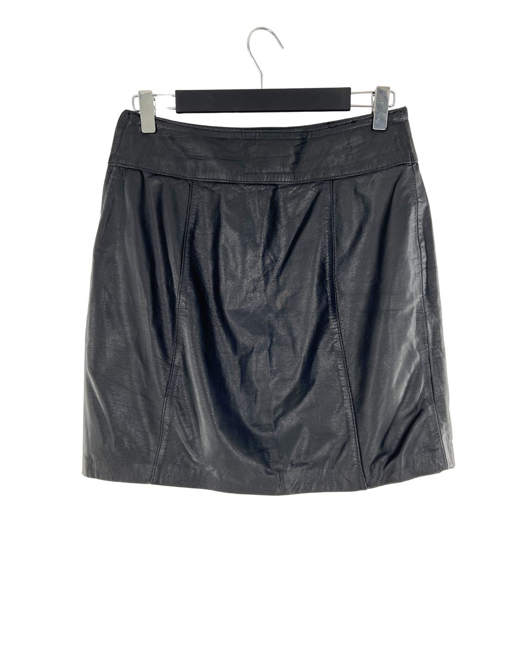 Falda mini en cuero