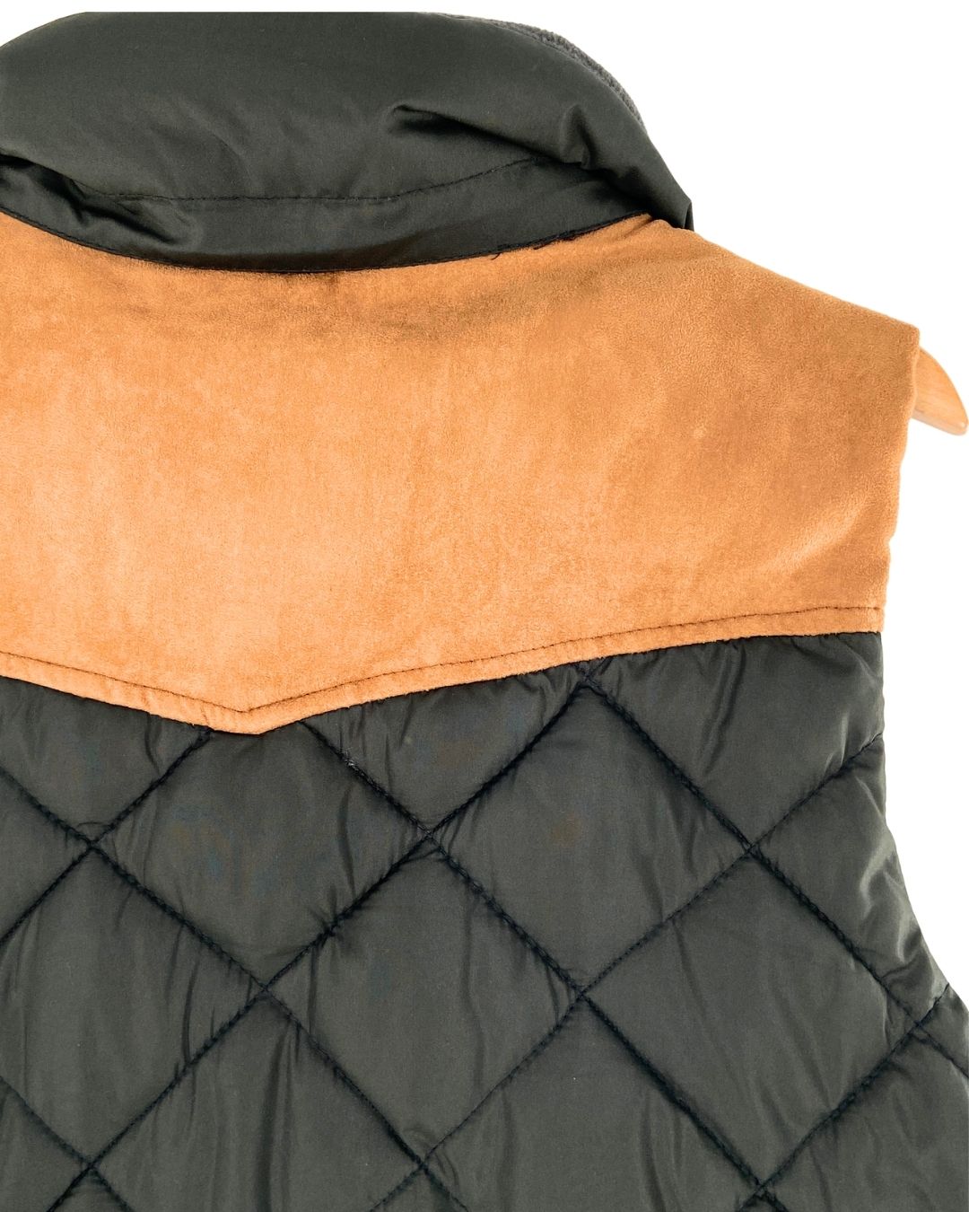 Chaleco acolchado con botones