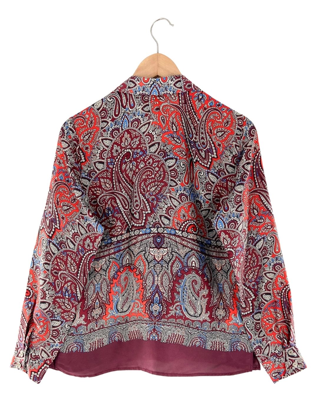 Blusa satinada print paisley