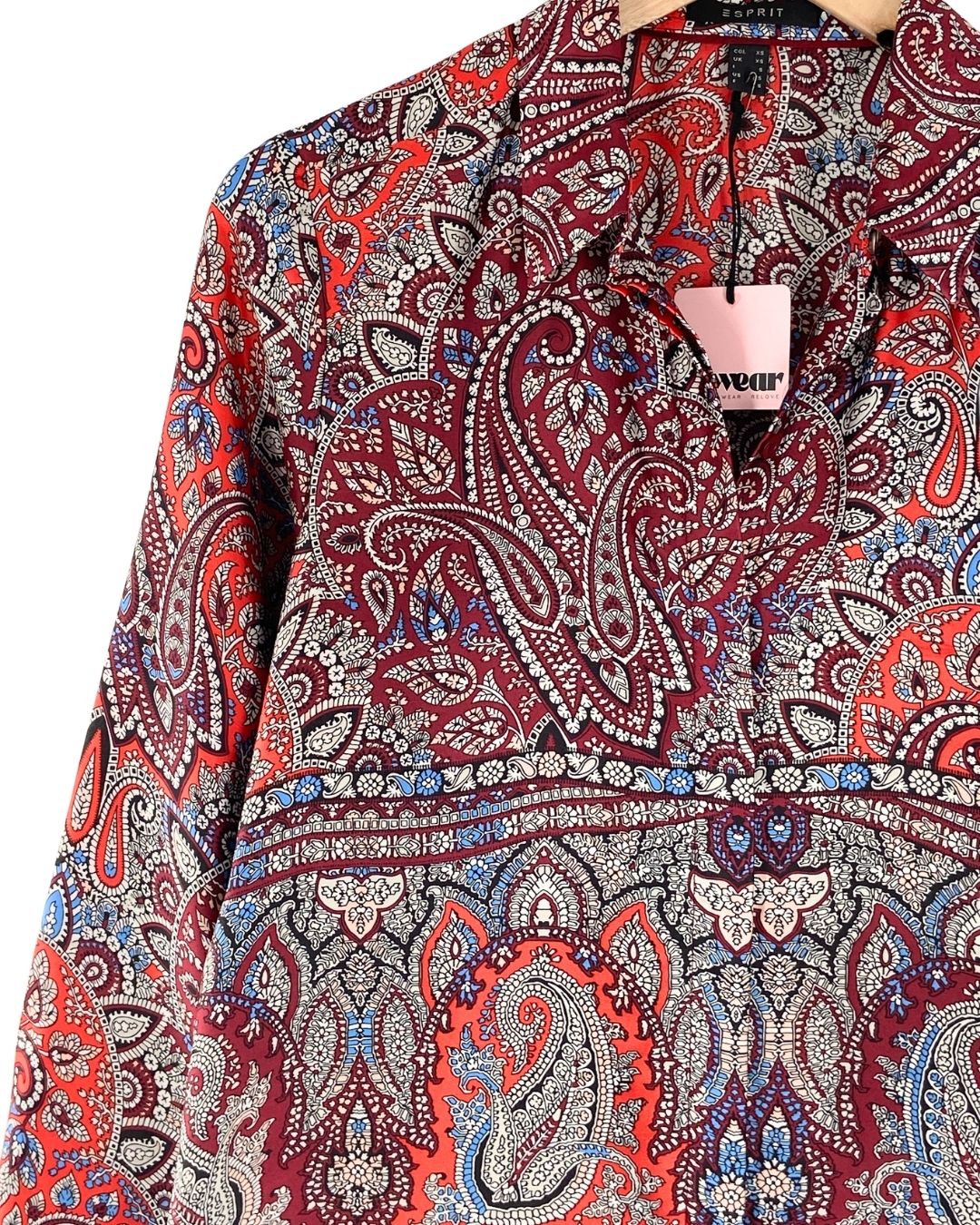 Blusa satinada print paisley
