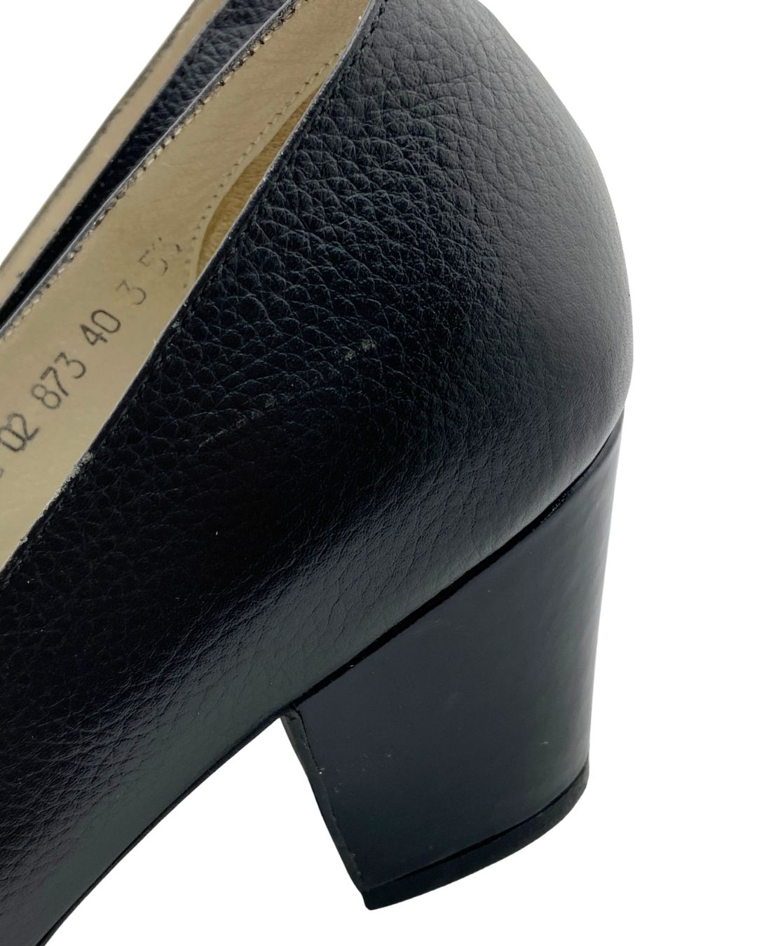 Stiletos tacon medio en cuero