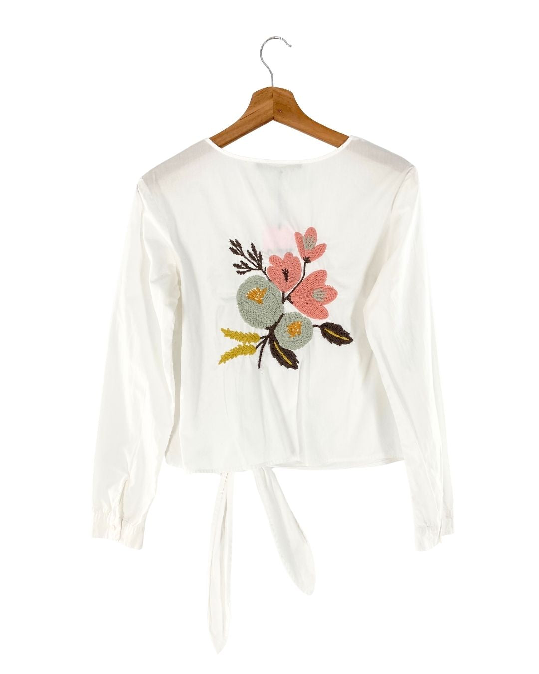 Blusa manga larga con bordado
