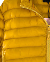 Chaqueta acolchada con capota