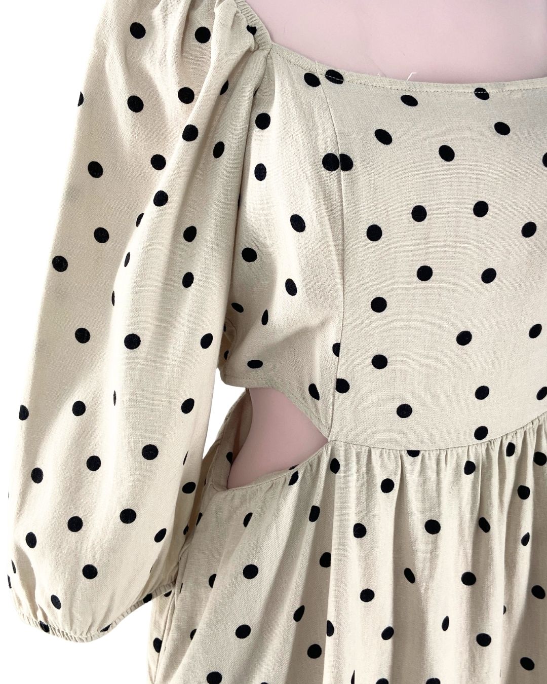 Vestido midi cut out