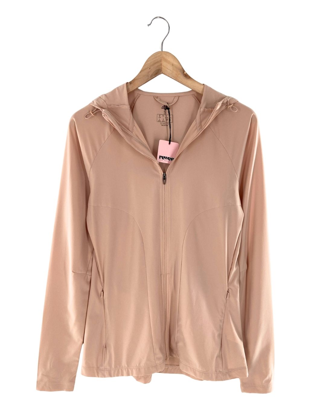 Chaqueta deportiva con capota