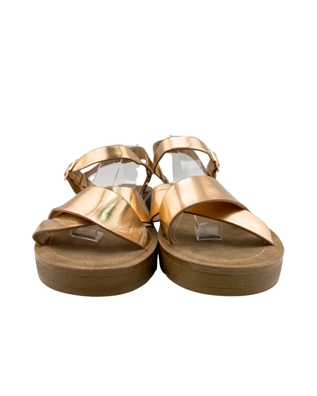 Sandalias con correas cruzadas