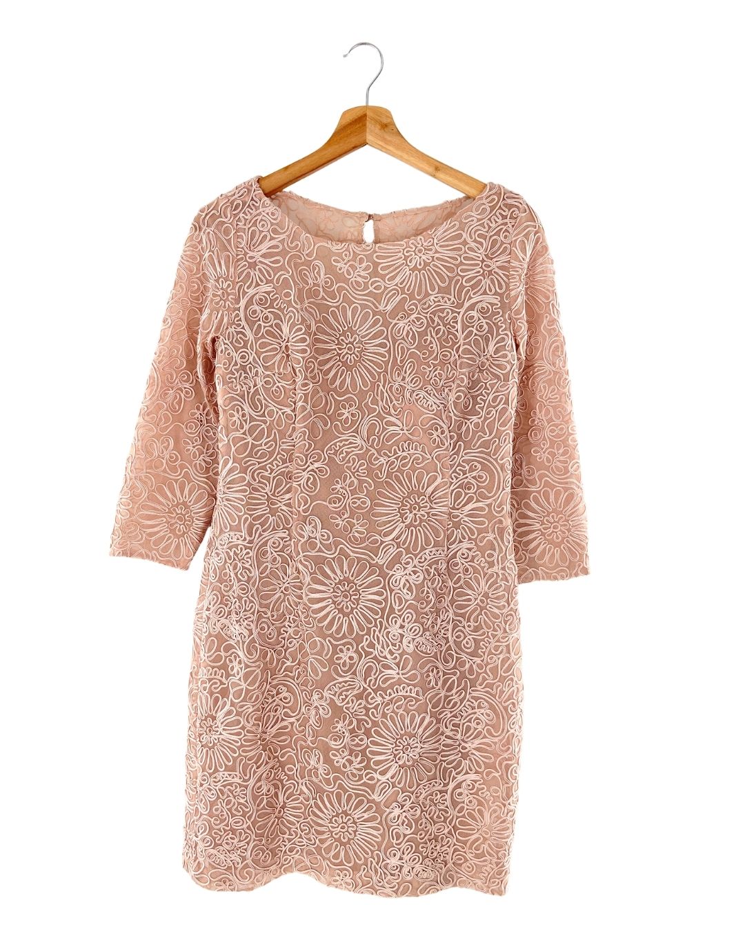 Vestido en mesh bordado