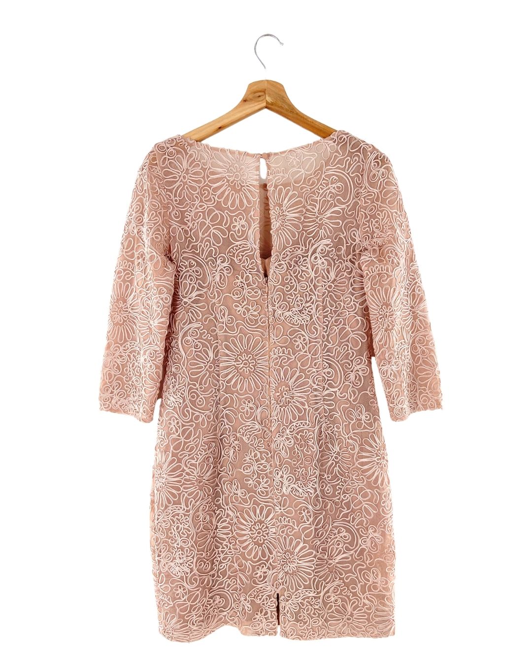 Vestido en mesh bordado