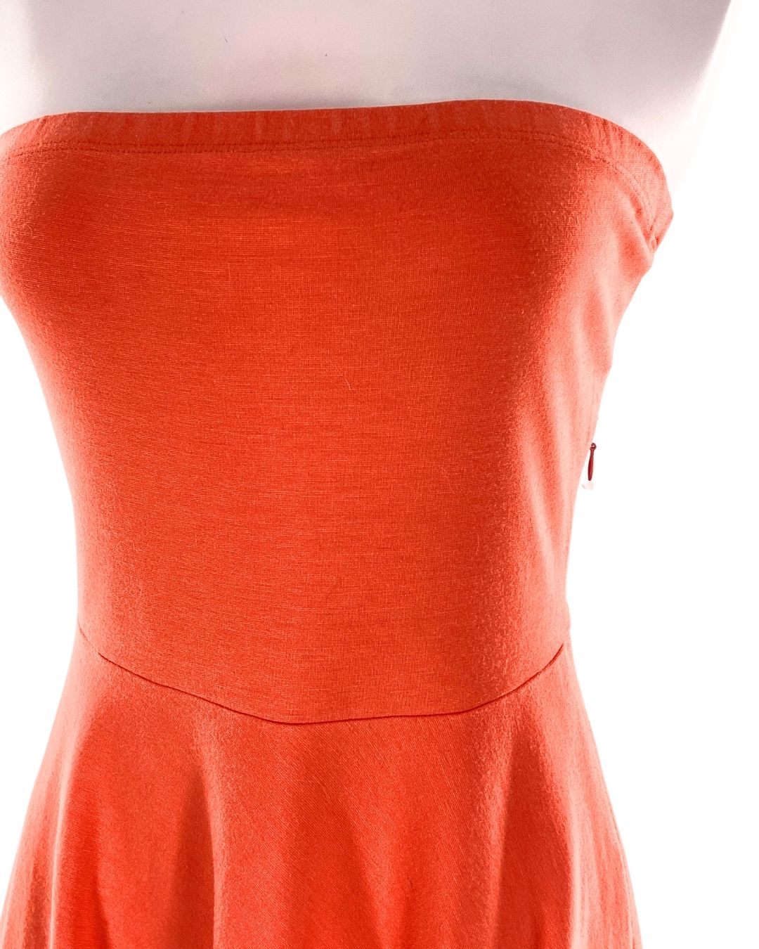 Vestido mini strapless stretch