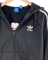 Chaqueta deportiva con capota