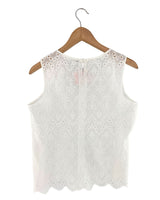 Blusa sleeveless en ojalillo