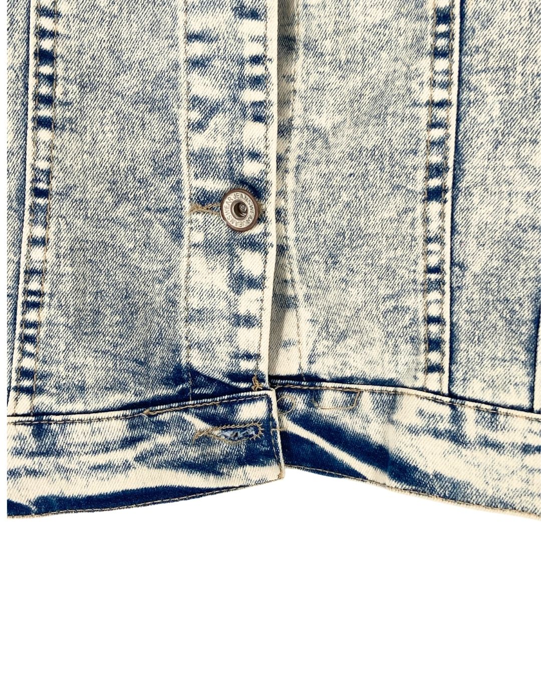 Chaqueta en denim acid wash