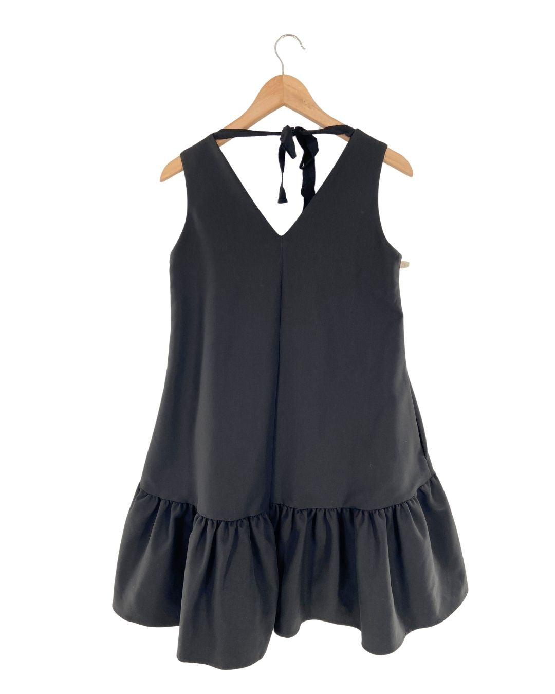 Vestido mini con vuelo anudado