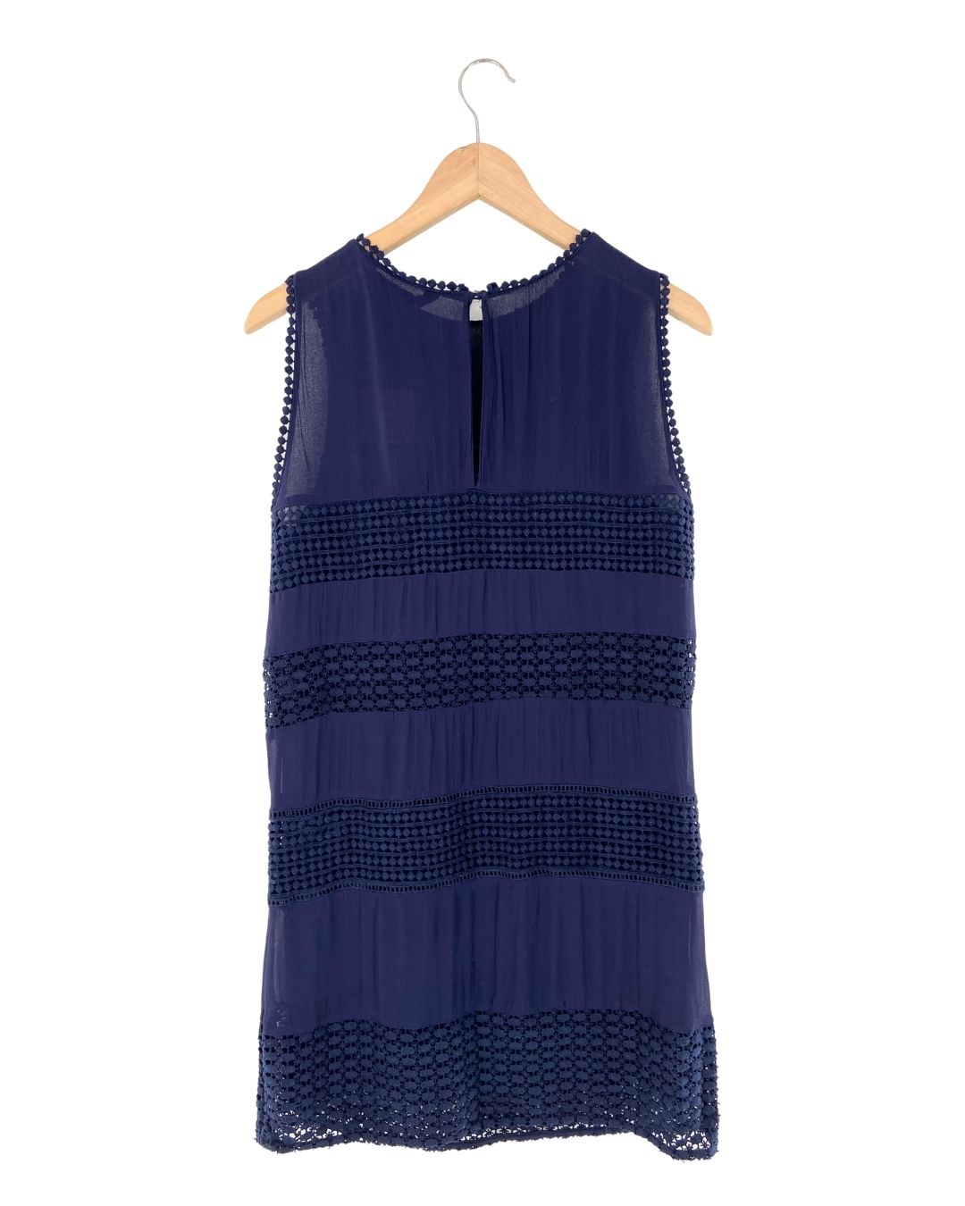 Vestido mini recto con franjas