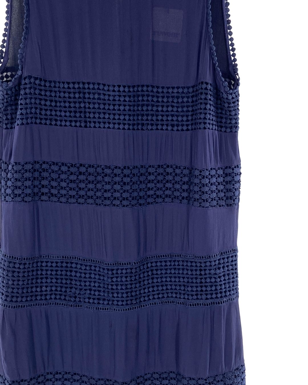 Vestido mini recto con franjas