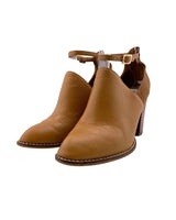 Botines en cuero tacon