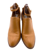 Botines en cuero tacon