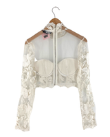 Blusa crop en mesh bordada