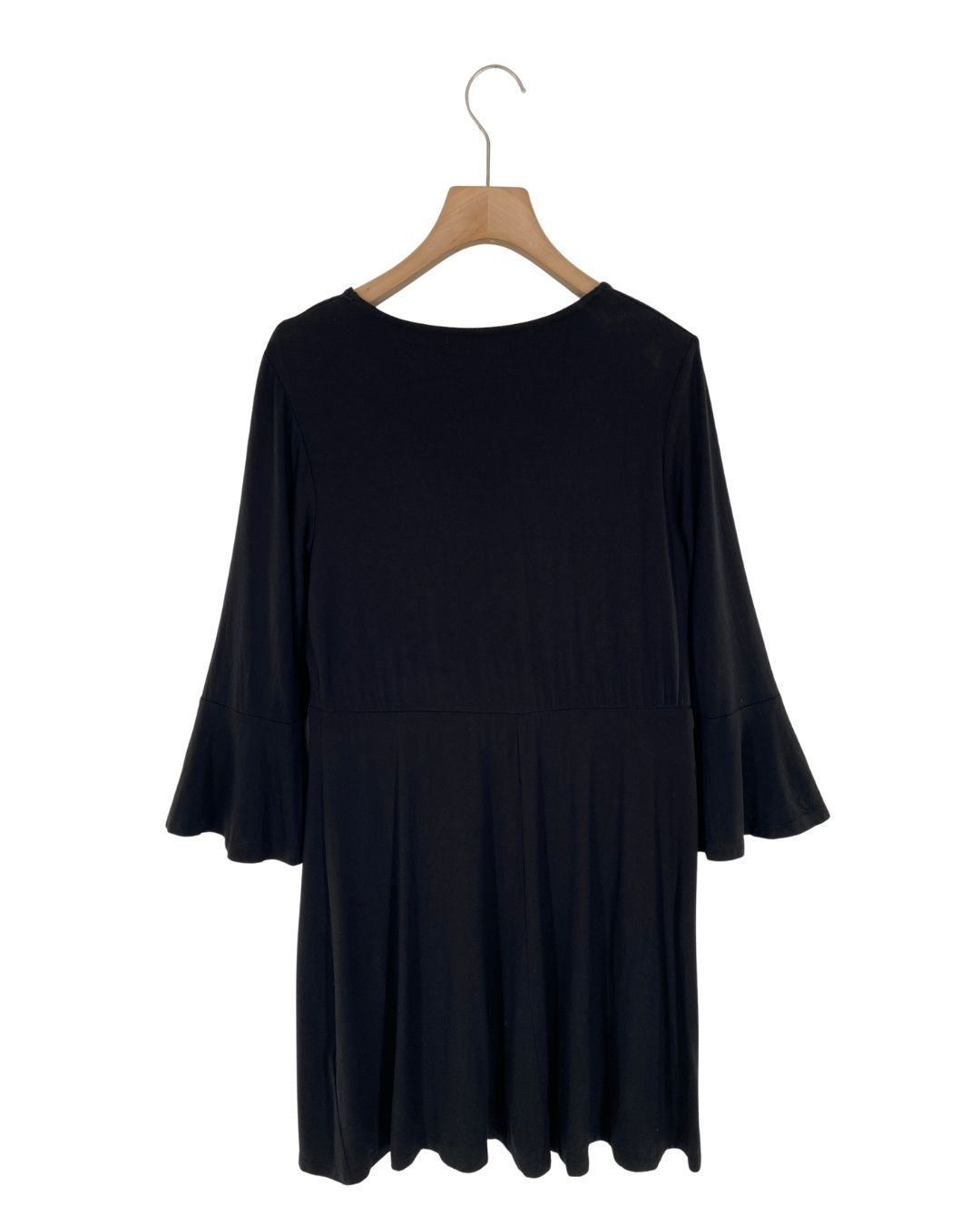 Vestido midi mangas campana