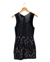 Vestido en mesh y blonda