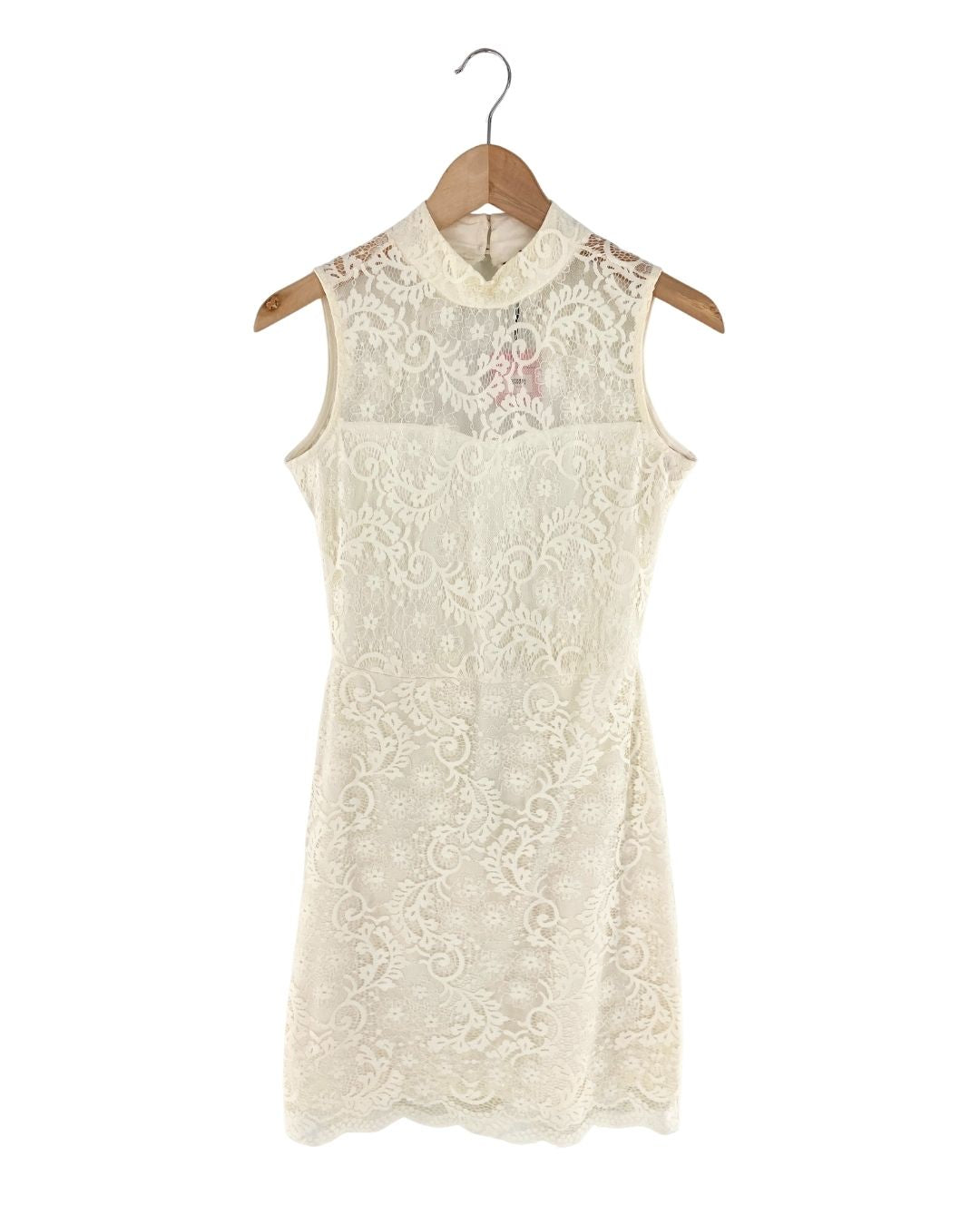 Vestido sleeveless en blonda