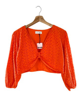 Blusa crop en ojalillo