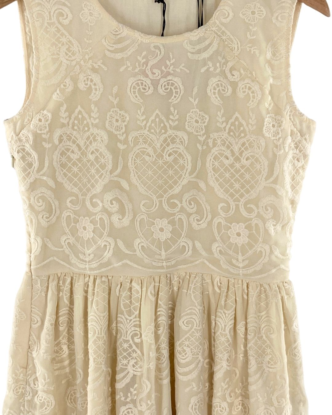 Vestido sleeveless bordado