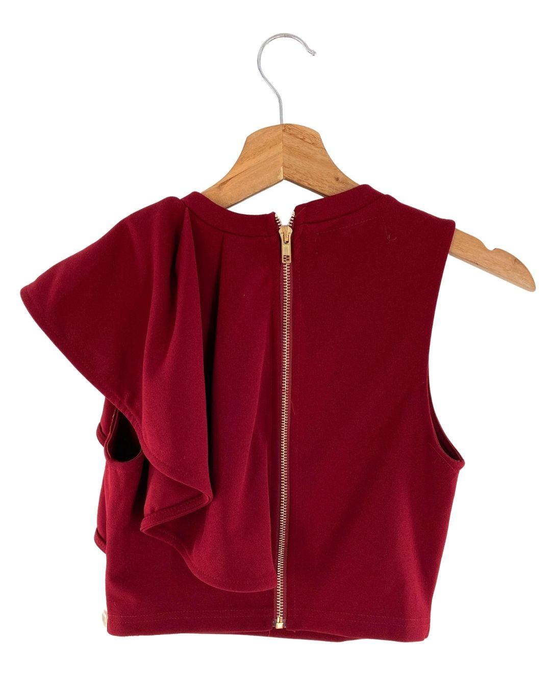 Blusa crop con vuelo en hombro