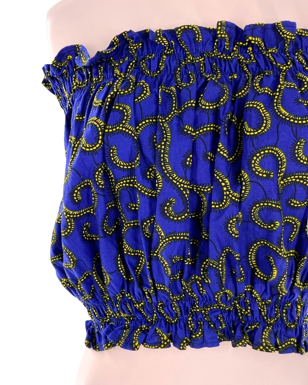 Blusa strapless encauchada