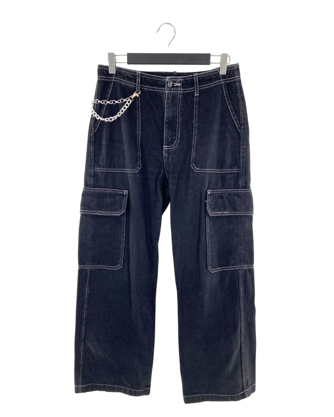 Jean tipo cargo con cadena