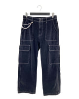 Jean tipo cargo con cadena