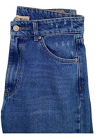 Mom jean rigido destroyed
