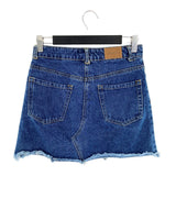 Falda mini en denim rigido