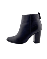 Botines en cuero de tacon