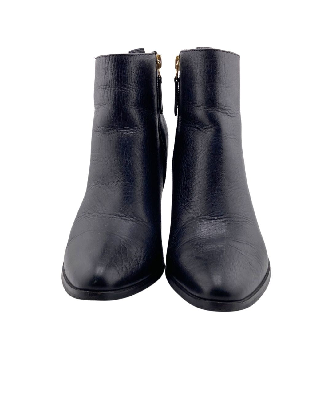 Botines en cuero de tacon
