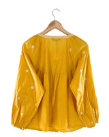 Blusa manga larga con flores