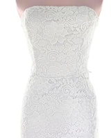 Vestido strapless  en blonda