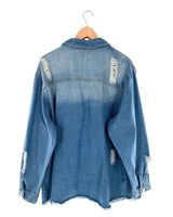 Chaqueta en denim destroyed
