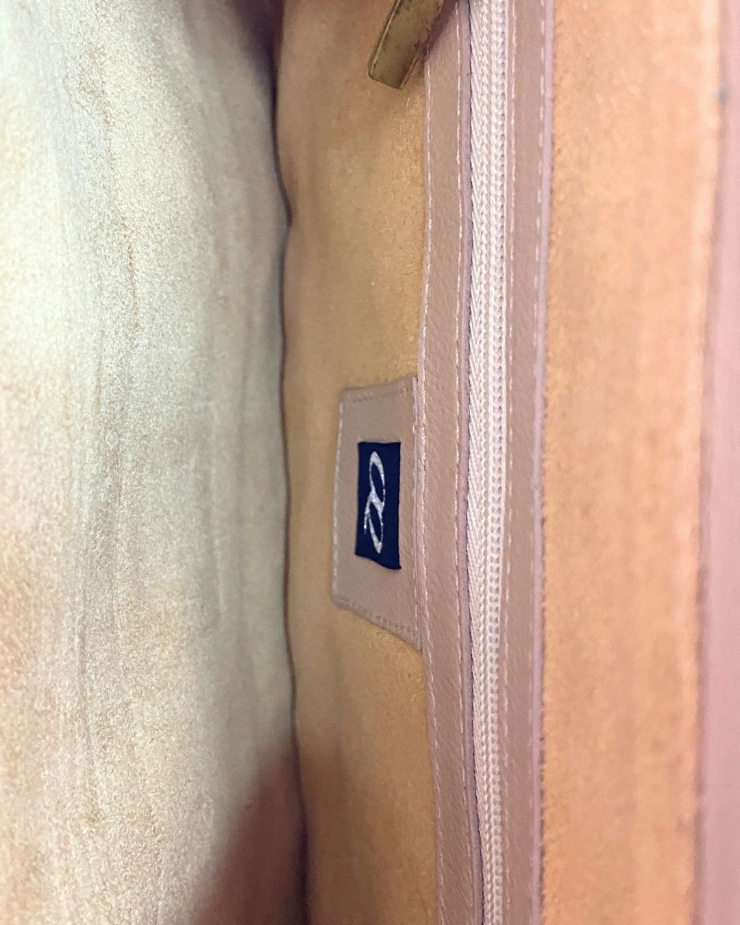 Bolso clutch letras