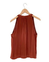 Blusa satinada cuello halter