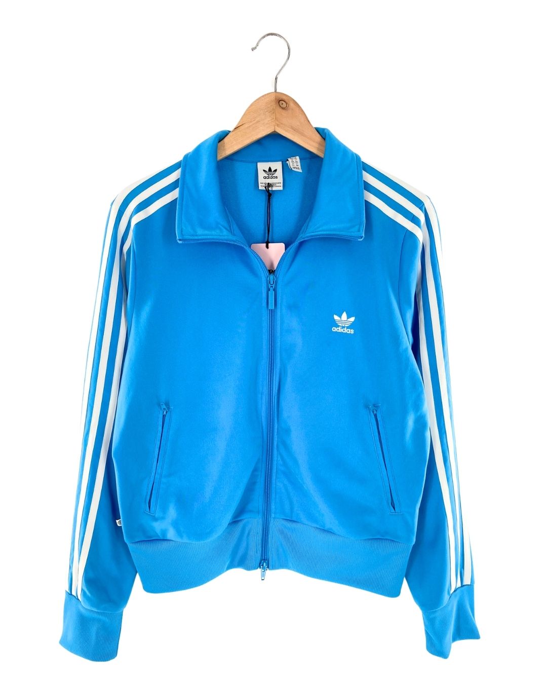 Chaqueta deportiva con lineas