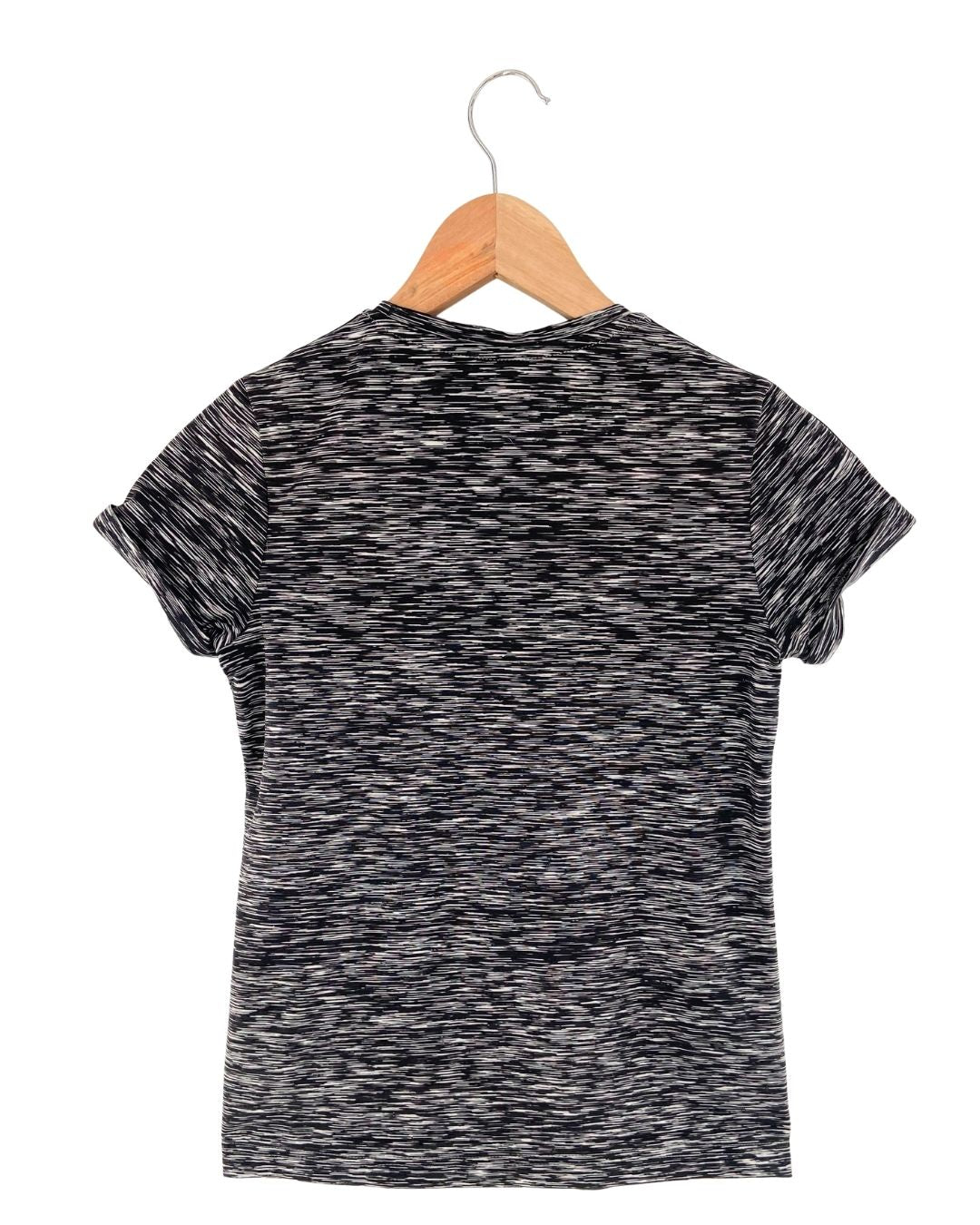 Camiseta depotiva lineas