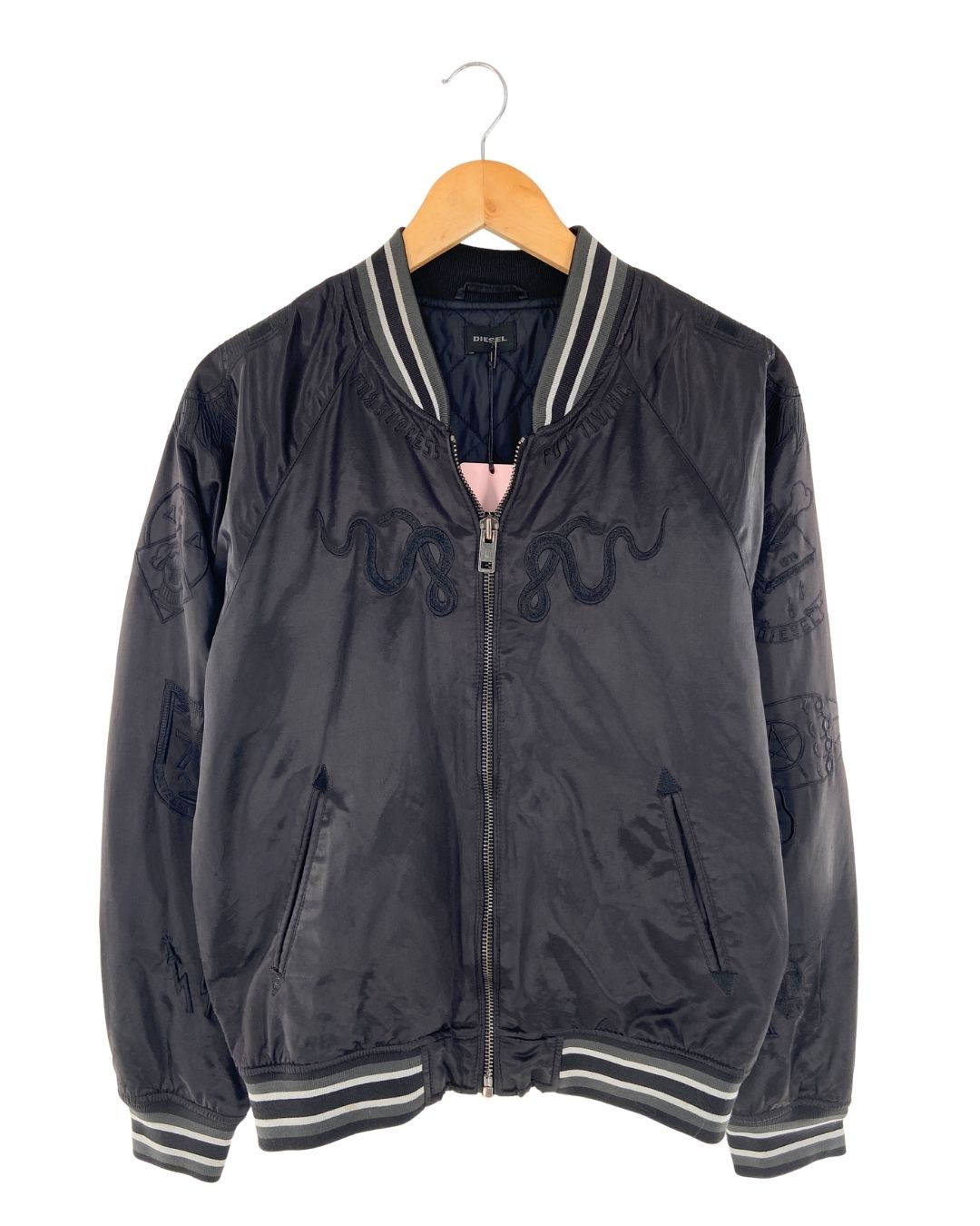 Chaqueta satinada con bordado