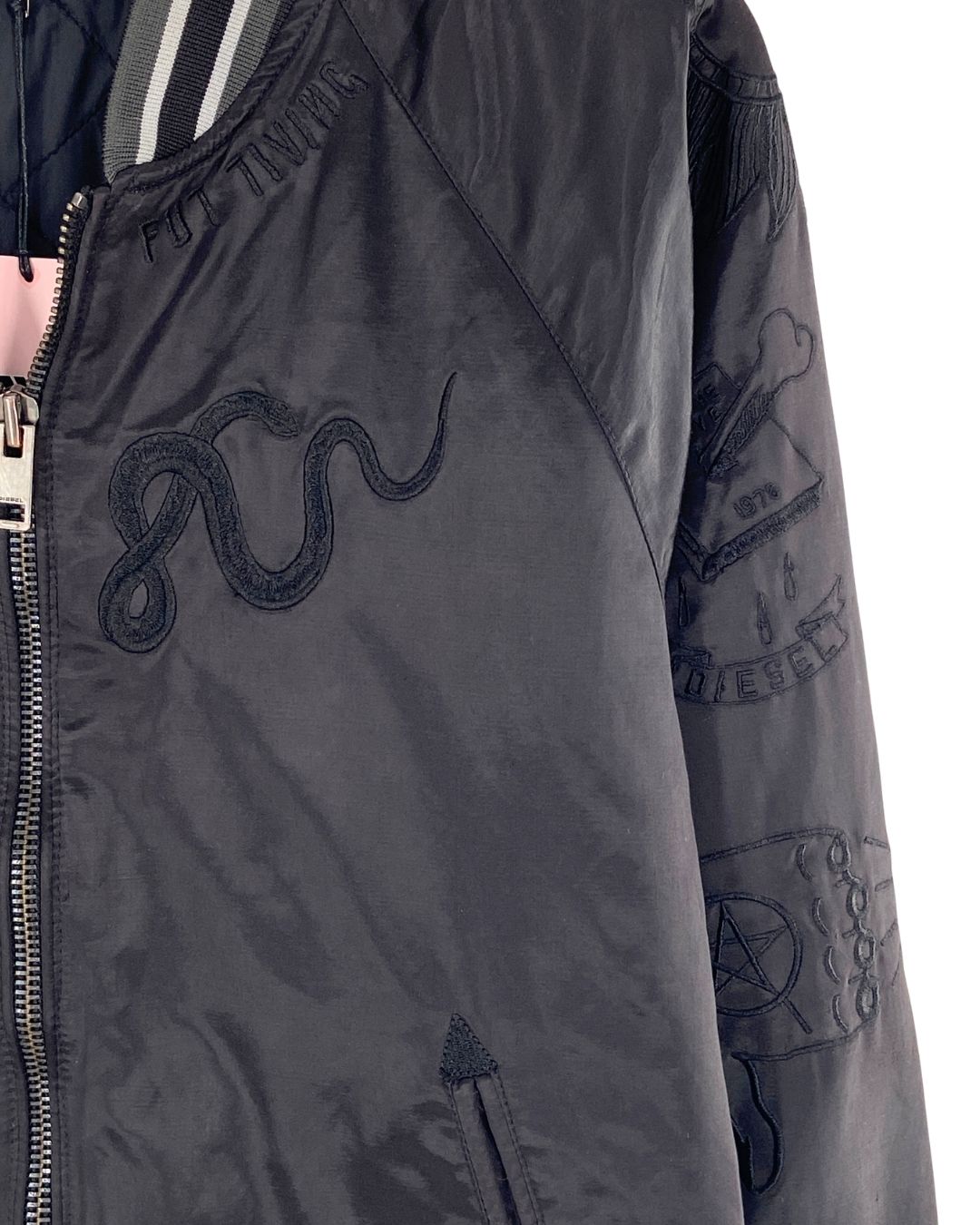 Chaqueta satinada con bordado