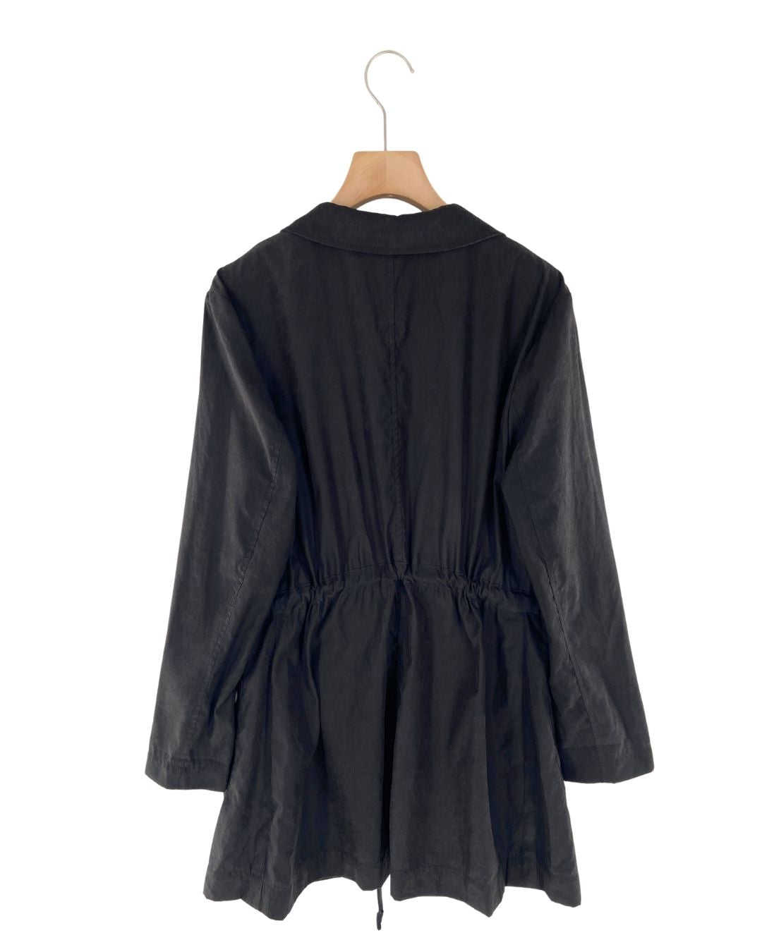 Chaqueta delgada ajustable