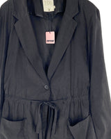 Chaqueta delgada ajustable