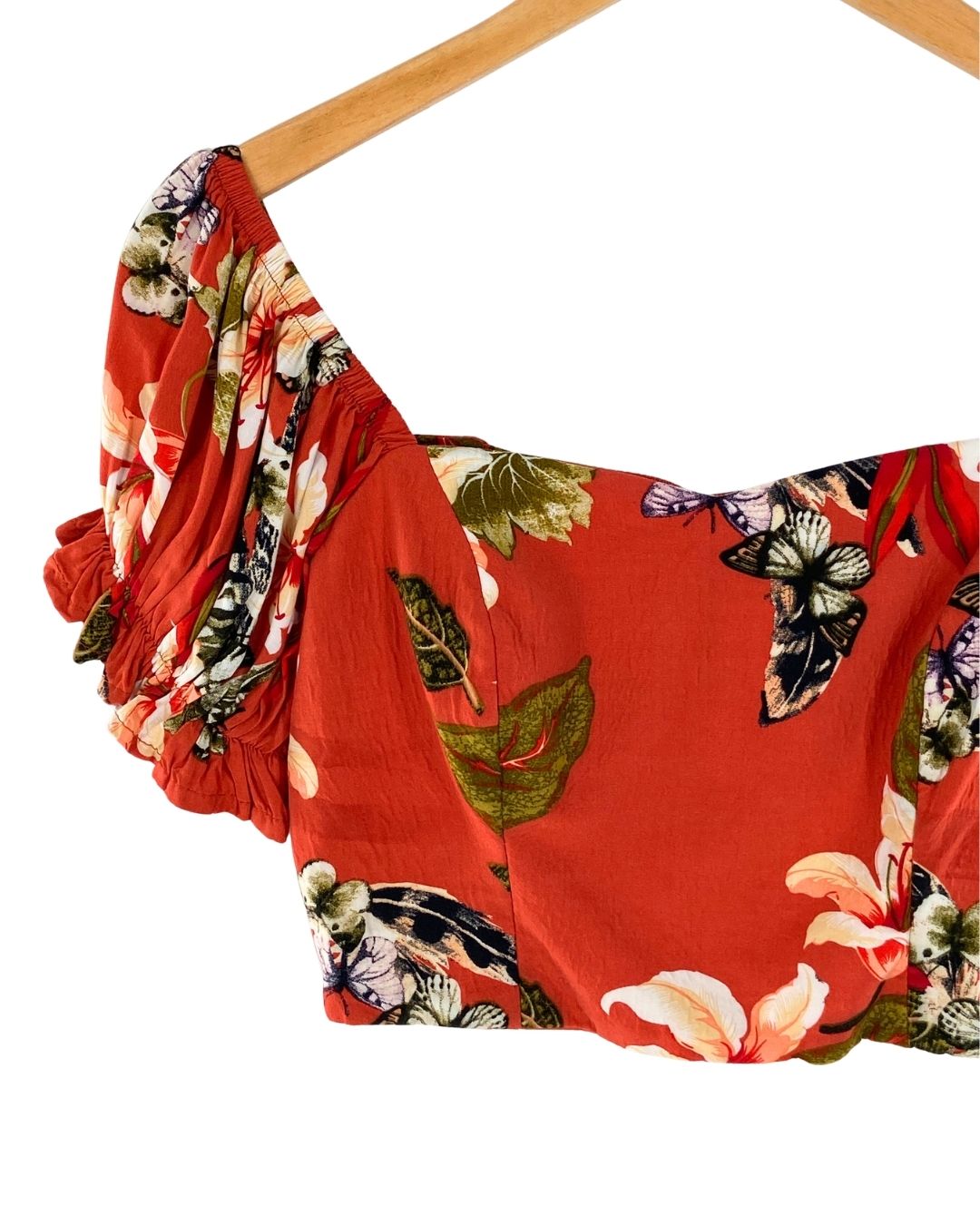 Blusa crop encauchada print