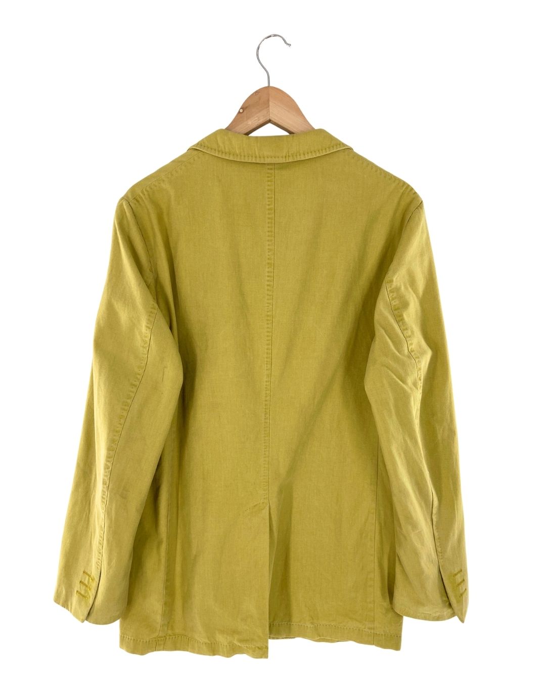 Chaqueta delgada abotonada