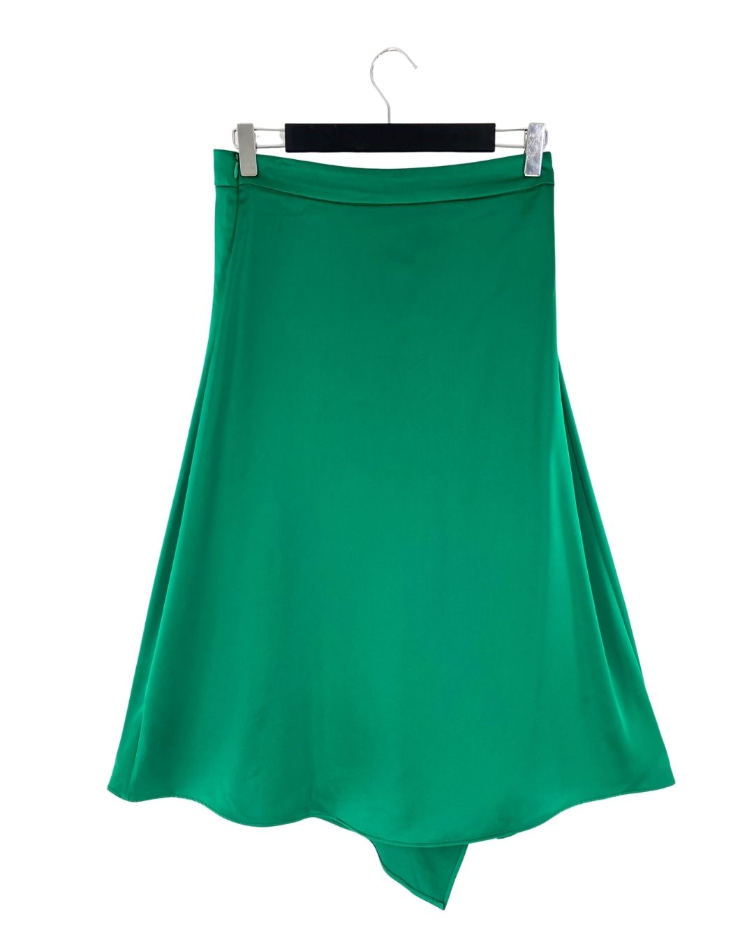 Falda midi en punta satinada