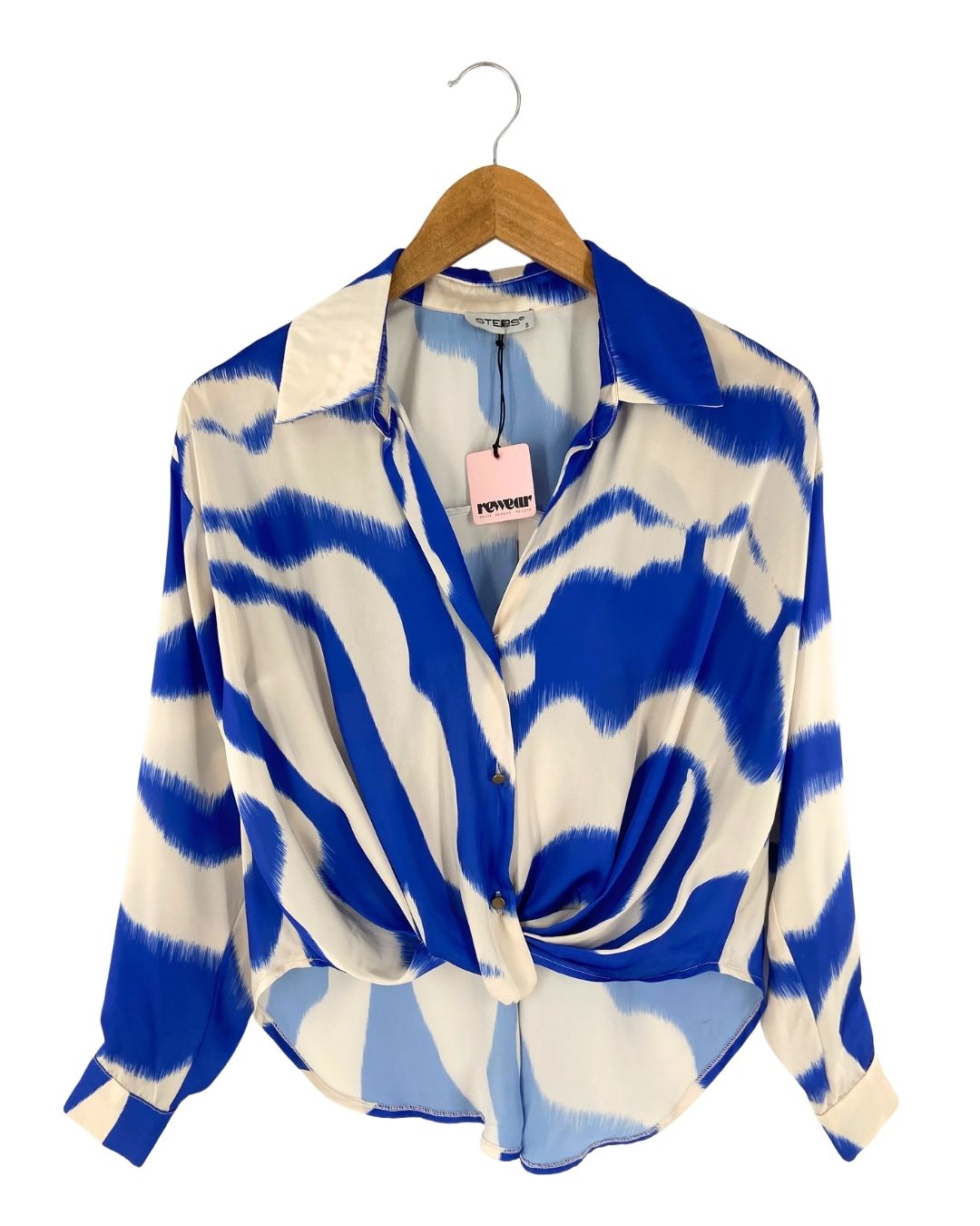Camisa satinada con anudado